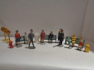 EIRE/AUTHENTICAST,TOOTSIE TOY DIECAST FIGURE PARK SCENE AND STREET SIGNS!!! - Picture 1 of 6