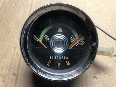 Velocímetro de fábrica Oldsmobile Starfire 62-65 Foto 1 de 4