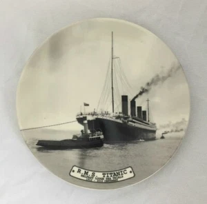 White Star Line RMS Titanic Belfast Lough Sea Trials 20 cm Bone China Teller - Bild 1 von 1