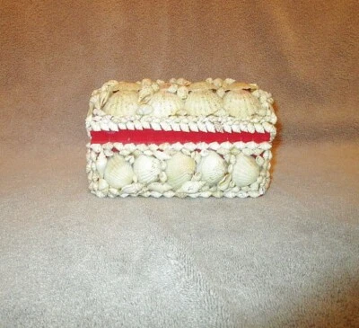70s VTG Natural Seashells Treasure Box Trinket Stash Jewelry Storage Beach House - Image 1 of 4