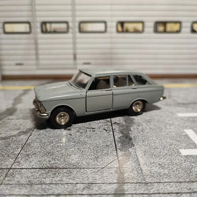ISCH 1500 Schrägheck  Moskwitsch  grau  1/43  Made in USSR Modellauto - Bild 1 von 4