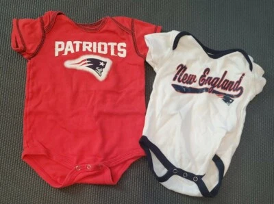 2 - Bebés Niños New England Patriots Manga Corta Una Pieza Talla 6-9 y 18 Meses Foto 1 de 3