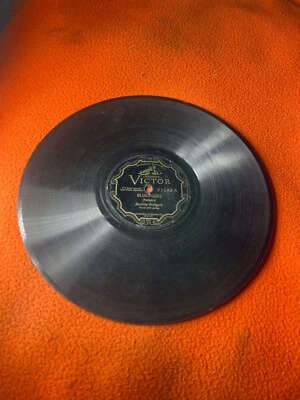 VICTOR Record 78 rpm 21142 BLUE YODEL / AWAY OUT ON THE MOUNTAIN Jimmie Rodgers - Image 1 of 2