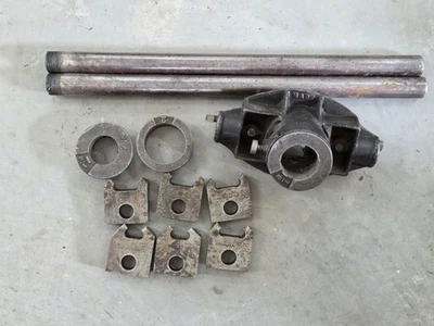 Vintage REED No. 3-A   Manual Pipe Threader 4 dies - Image 1 of 4