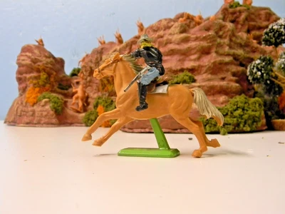 1 Britains Deetail 7th cavalry with sword an firing  Plastic 1/32 (Aug. Listing) - Image 1 of 4