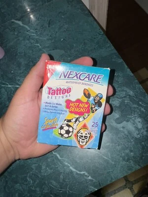 RARO Vintage Nexcare 1997 Diseños de Tatuajes Colección Deportiva Vendajes 25 Unidades Nuevo de Lote Antiguo Foto 1 de 4