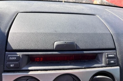 2003 2004 2005 2006 2007 2008 Mazda 6 tablero compartimento cubby Foto 1 de 4