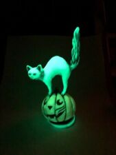 Harmony Kingdom art Neil Eyre Designs Halloween Glow in Dark Pumpkin kitty Cat