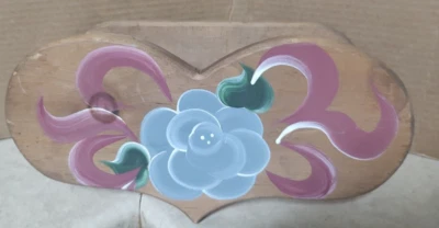 Soporte para placa de papel de bolsillo de pared de madera pintada de colección 12”lx6h”x5”w Foto 1 de 4