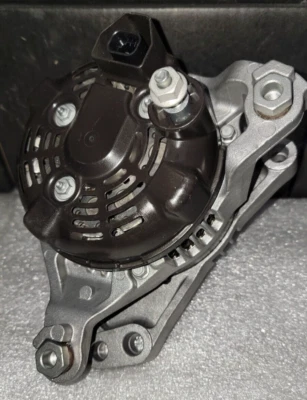 Chevrolet Blazer V6 3,6 litros Alt 155 amperios 2019 a 2022 Reman/OEM/Por/RR_Alternators Foto 1 de 4