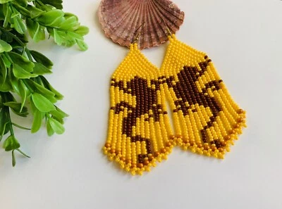 Pendientes colgantes hechos a mano de animales únicos con cuentas de semillas de lagarto pendientes colgantes  Foto 1 de 4