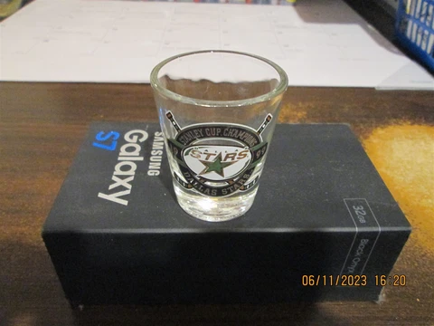 NHL Dallas Stars Vintage 1999 Stanley Cup Champions Team Logo Shot Glass Cover