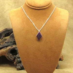 Collar colgante de plata de ley con forma de diamante bloque Sugilite - Imagen 1 de 6