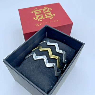 Juego de brazalete brazalete rústico 6,75 in Peace Joy Love IOB Foto 1 de 3