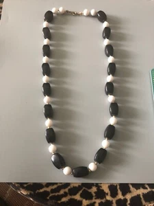 Vintage Black And White Beaded Necklace - Picture 1 of 3