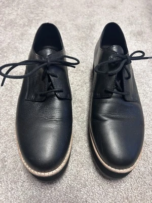 Zapatos de plataforma de cuero negro para mujer Eileen Fisher. Talla 7 Foto 1 de 4