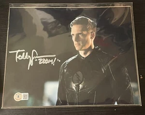 Teddy Sears Autograph Bam Box 8x10 The Flash Zoom NEW FREE SHIPPING - Picture 1 of 1