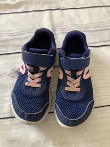 Girls Trainers PE Decathlon Size 11.5 - Picture 1 of 6