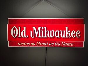 Vintage OLD MILWAUKEE "Tastes as Great as its Name" Light Up Beer Sign 22”x8.5”