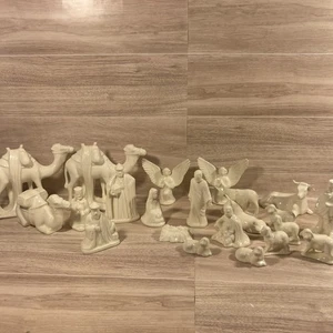 Vintage Christmas 22 Piece Nativity Set Cream Porcelain 3” Delicate Gorgeous - Picture 1 of 6