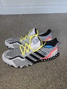 Adidas UltraBoost 5.0 DNA Multi Pattern Men’s Size 11½Uk White Black 2022 GY0326 - Picture 1 of 5