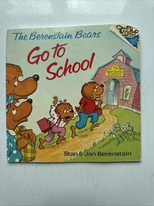 The Berenstain Bears Go to School by Stan & Jan Berenstain 1978 Soft Cover Book - Imagen 1 de 2