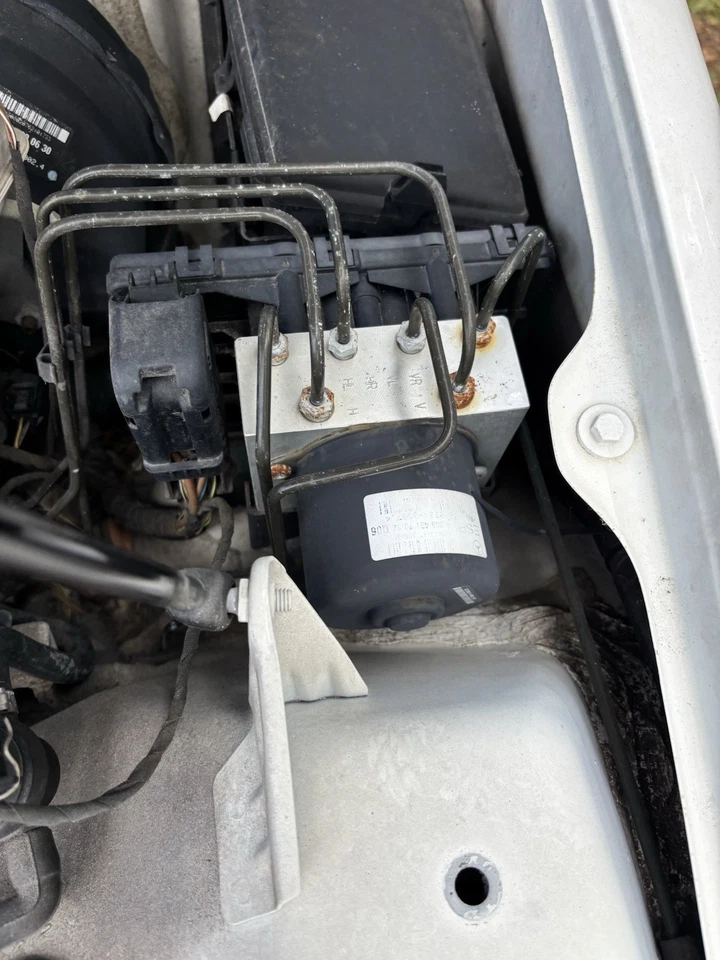 2002 Mercedes-Benz SLK320 ABS Anti-Lock Brake Pump Module OEM - Image 1 of 1