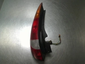 Fanale posteriore sinistro Nissan Almera Tino (V10M) MPV 1.8 16V (QG18DE) 2003 #7424 - Foto 1 di 3