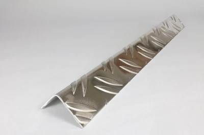 Winkel Riffelblech Alu 1,5/2mm Profil Blech Tränenblech Kantenschutz Warzenblech - Bild 1 von 4