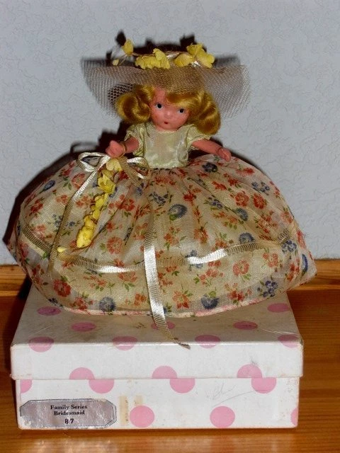 Muñeca Nancy Ann Storybook de colección ~ #87 Dama de honor con piernas articuladas (JT) y caja Foto 1 de 1