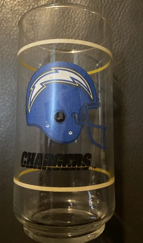 Vintage Los Angeles Chargers NFL Football Chevron Mobil Oil~16 oz Pint Glass Cover
