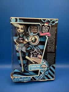 2010 MONSTER HIGH FIRST WAVE SCHOOL’S OUT FRANKIE STEIN - Picture 1 of 19