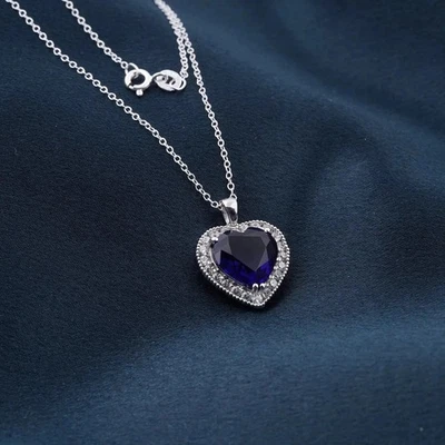 Кулон с ореолом из синего сапфира с имитацией огранки сердце покрытие белым золотом 14 карат - Изображение 1 из 4