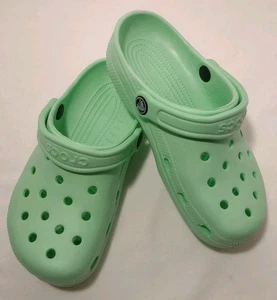NEU Crocs Classic Clogs W6 M4 hellgrün Unisex Erwachsene Komfortschuhe - Bild 1 von 5