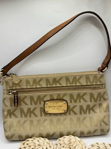 Michael Kors Handbag Jet Set Clutch Purse MK Signature Cute Small Size - Picture 1 of 15