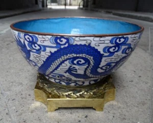 Antiguo cuenco cloisonné chino con decoración de dragón de montaje de bronce francés siglo XIX - Imagen 1 de 6