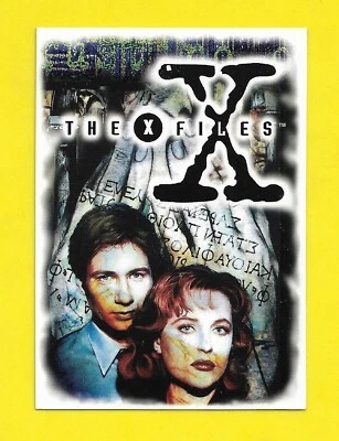 1995 Topps The X-Files Season 1 Europe Box-Topper #0 Mulder & Scully Oversized - Image 1 of 3