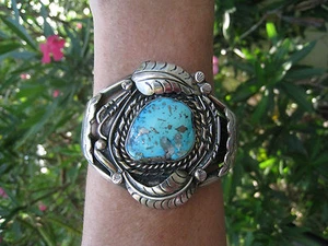 AMAZING VINTAGE NAVAJO STERLING SILVER & TURQUOISE HUGE CUFF BRACELET - Picture 1 of 12