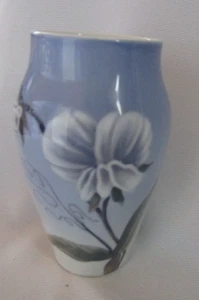 VASO PORCELLANA ROYAL COPENHAGEN 6" IRIS BLU - Foto 1 di 5