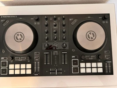 🎧 Native Instruments Traktor Kontrol S2 MK3 – DJ Controller - Bild 1 von 3