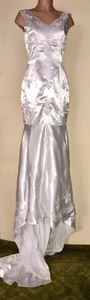 Wedding Dress / size 6 - Picture 1 of 12