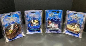 (4) Disney Attractions Sammlung Die Cast Fahrzeuge Schneewittchen Dumbo Piraten - Bild 1 von 20