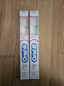 Vintage 1988 Oral B 2er Set Zahnbürsten - 35 Compact Soft Brissles Zahnbürste - Bild 1 von 4