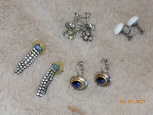 Vintage earring lot rhinestone mixed pierced and screw back - Picture 1 of 2