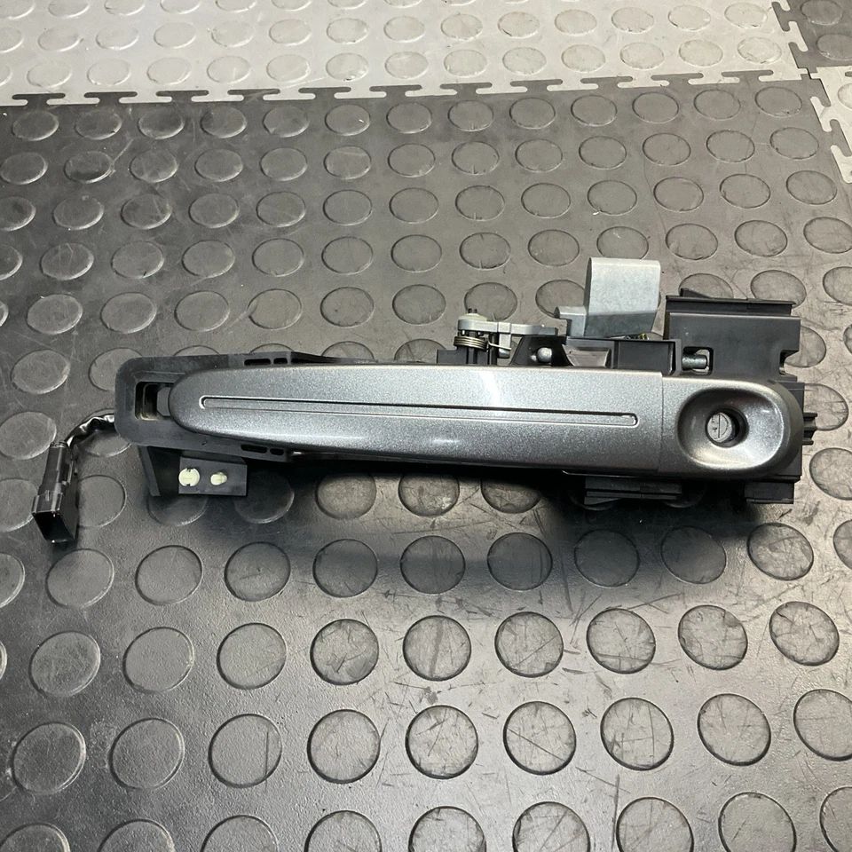 Conjunto de manija de puerta exterior del lado del conductor delantero izquierdo Ford Taurus 2010-2012 OEM Foto 1 de 4