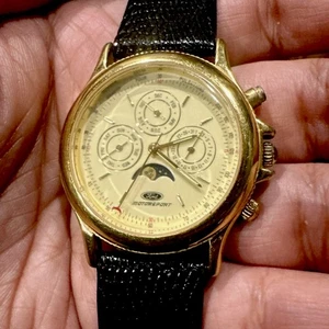 Orologio Uomo VINTAGE FORD Motor Company 39mm Fasi Lunari Oro Nero Misura 7,5 Funzionante - Foto 1 di 13