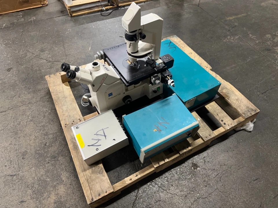 Microscopio de contraste de fase de fluorescencia invertida Zeiss Axiovert 135 Foto 1 de 4