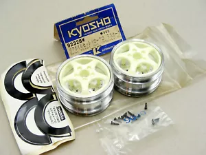 Vintage Kyosho 1/10 SuperTen GP10 2 Stck. weiß 5-Speichen Räder brandneu 92328W Neu in Verpackung! - Bild 1 von 5