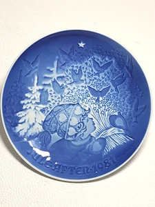 1981 Bing & Grondahl Copenhagen Porcelain Christmas Plate "Jule Aften" Doves - Picture 1 of 5