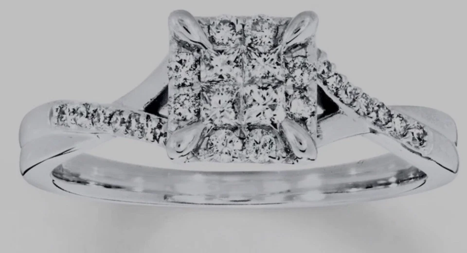 Conjunto de anillo de compromiso de diamantes Kay Jewelers de 1/3 quilates doble corte princesa de oro blanco de 10 k Foto 1 de 1